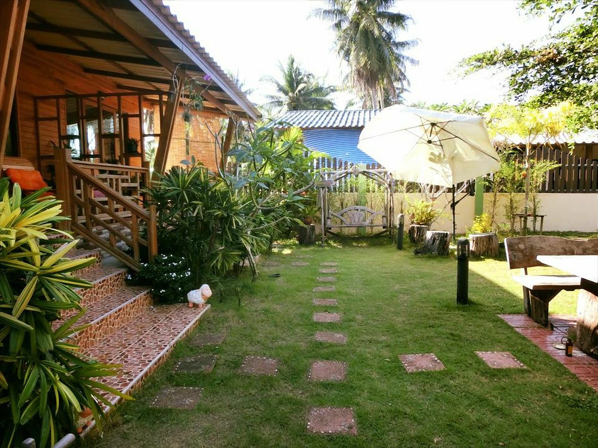 Ban Aowthai Ko Kut Exterior foto